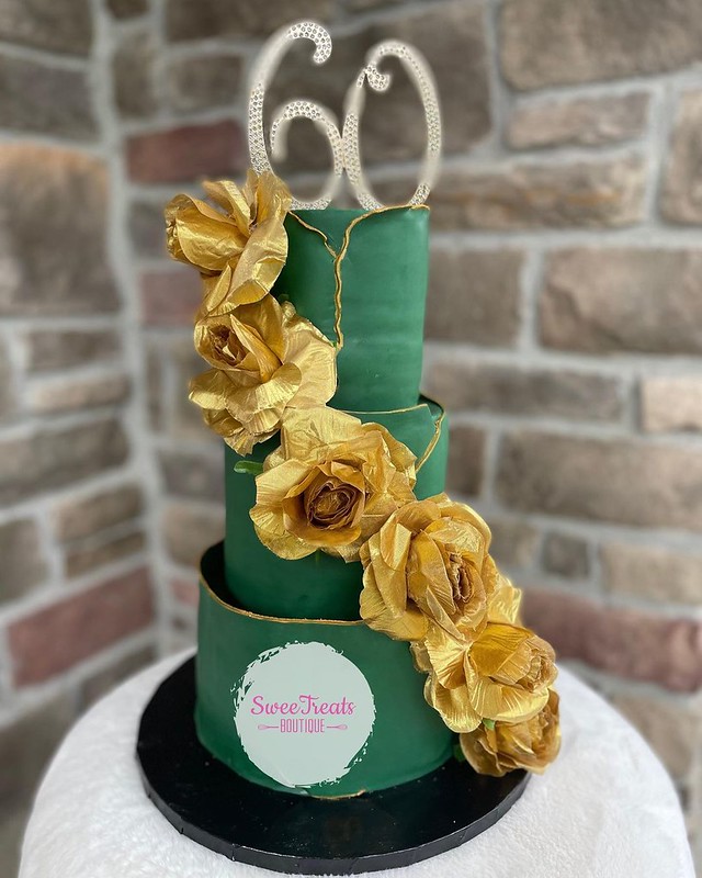 Cake by SweeTreats Boutique