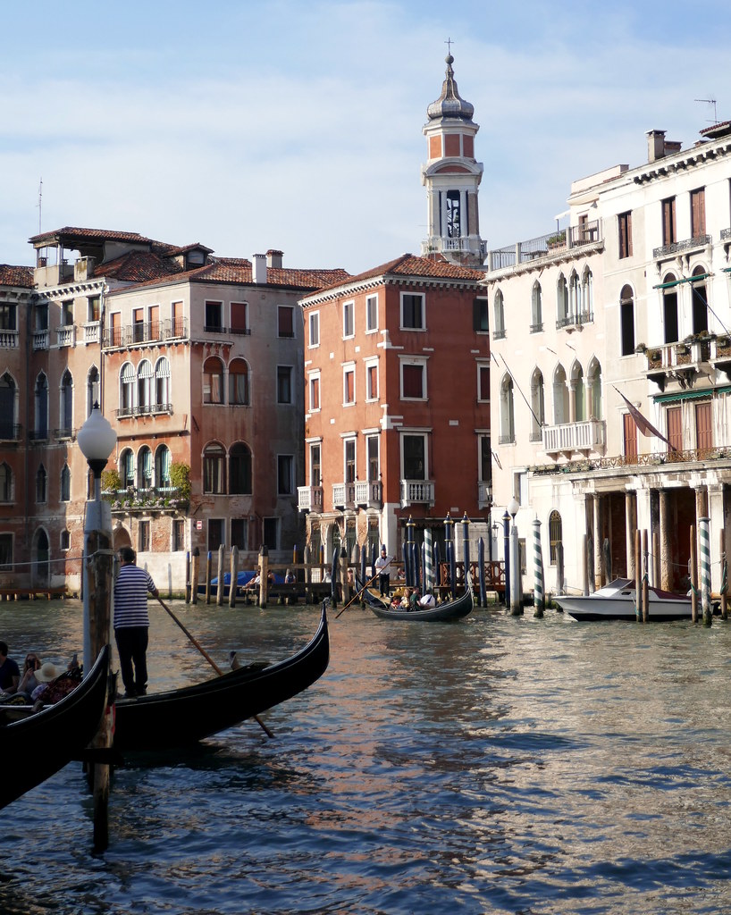 Vue sur le Grand Canal, sestiere de San Polo, Venise, Vénétie, Italie.