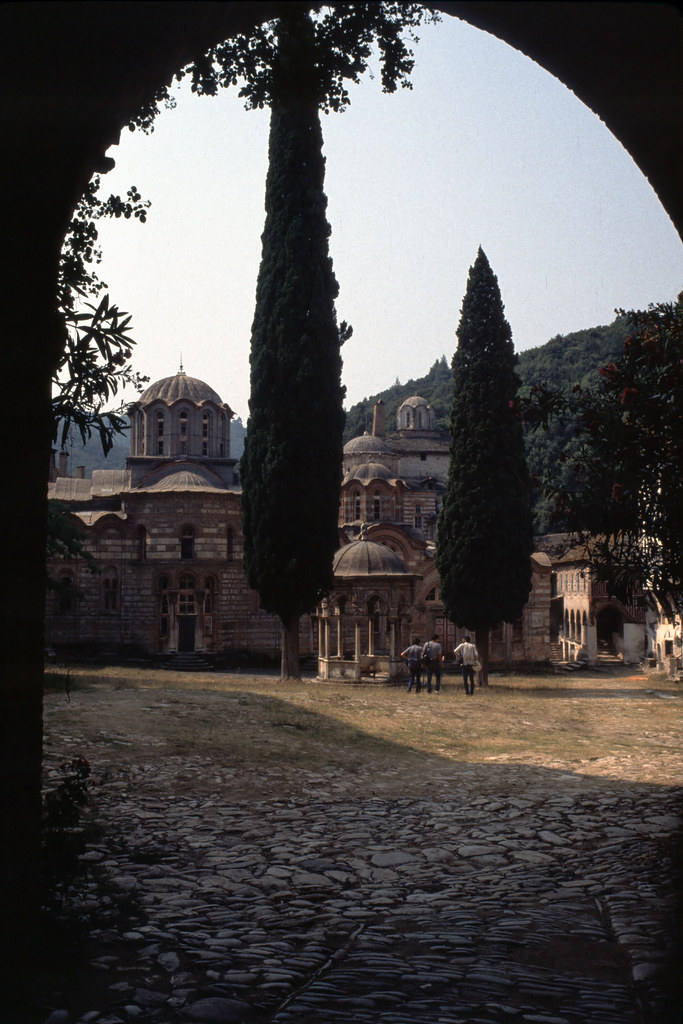 monastero di Hilandar - cortile d'ingresso