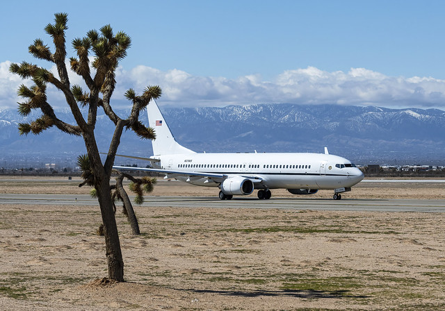 A United States Marshals Service Boeing 737 taxis to Runway 17 at VCV