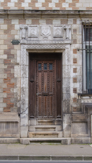 Porte renaissance de l'Hôtel d'Autruy