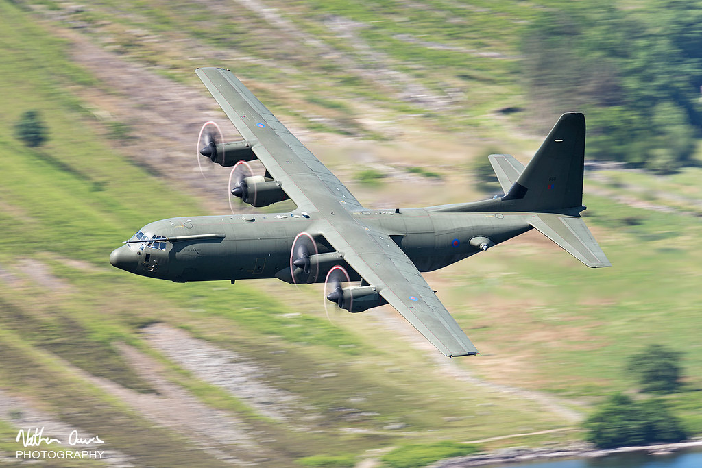 RAF Hercules C-130 ZH868 low level in Northern England