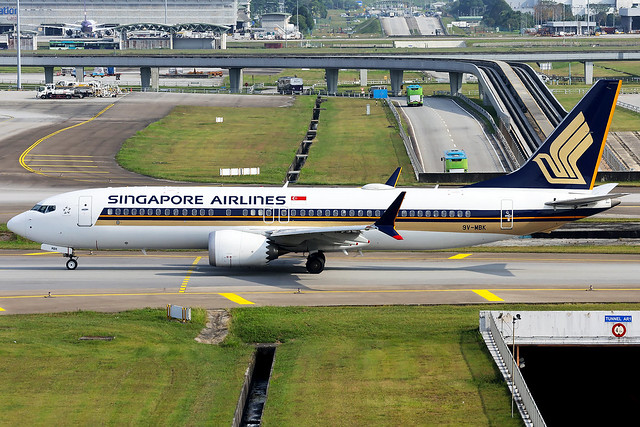 Singapore Airlines | Boeing 737-8 | 9V-MBK | Kuala Lumpur International