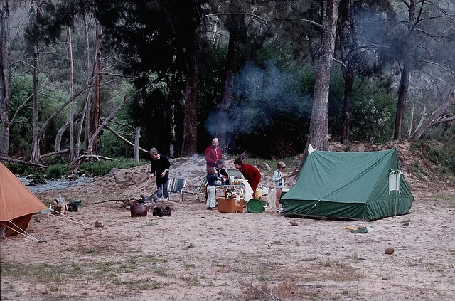 Camp tents with kids and Clarks beside the Murrumbidge.