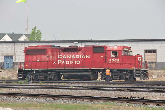 CP 3069 Canadian Pacific Railway EMD GP38-2 Diesel Locomotive