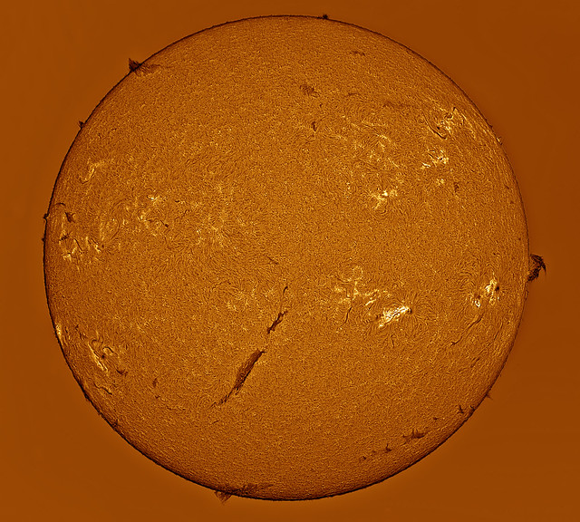 Sun in H-alpha 31 May 2023 10h16m58s ZWO ASI178MM Exposure=1.5ms Gain=100 LUNT LS50FHa-LS60FHa TS B1200 ArcSinH Psp-colored