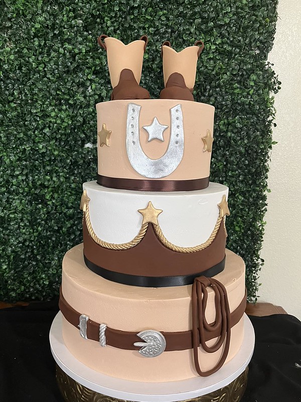 Cake by Blanca's Cakes