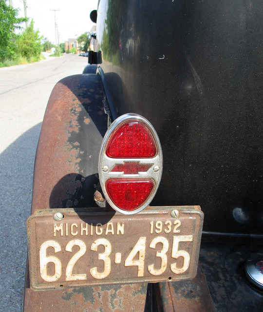 1932:   Red Light Chevrolet