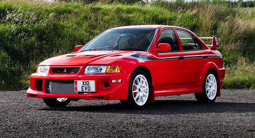 Estes carros são um bom investimento: Mitsubishi Evolution e Ford Focus RS
