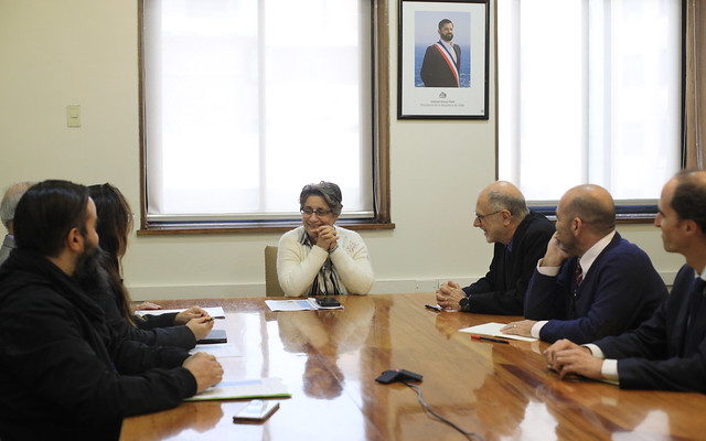 6 de Junio del 2023/ SANTIAGO La Ministra de Obras Publicas, Jessica Lopez, sostiene una reunion con el Embajador de España en Chile. FOTO: RODRIGO SAENZ/ COMUNICACIONES MOP.