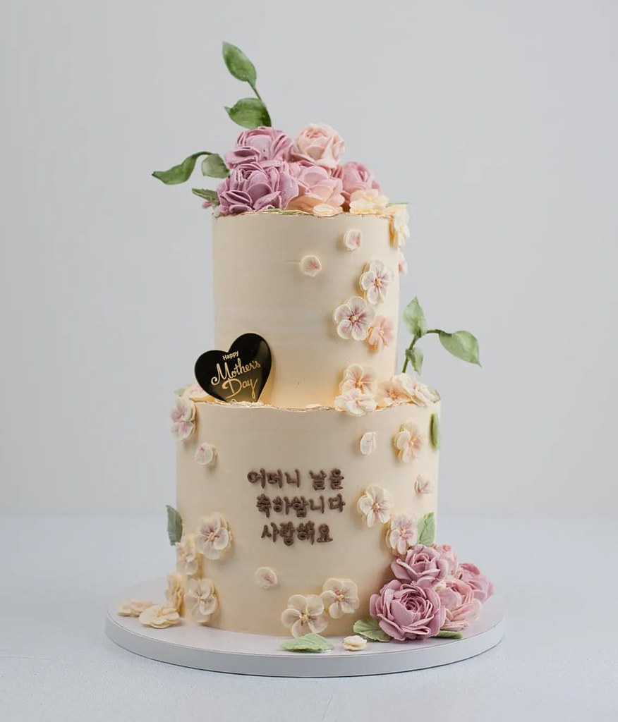 Cake by Bakery O