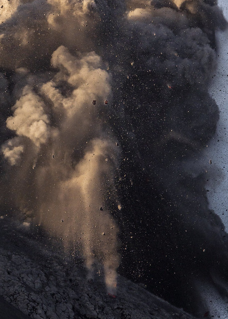 Close blast Fuego volcano @diegorizzophoto