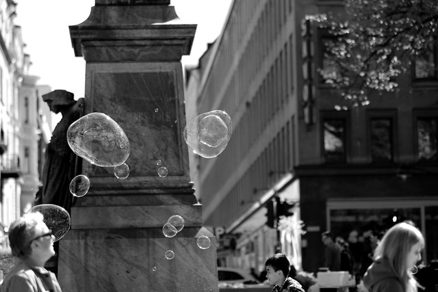 What?? Floating Bubbles!?