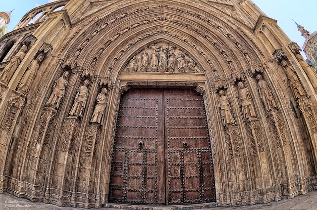 Puerta Gótica de Los Apóstoles. València
