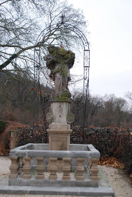 socha sv. Jana Nepomuckého nacházející se ve Zbraslavi