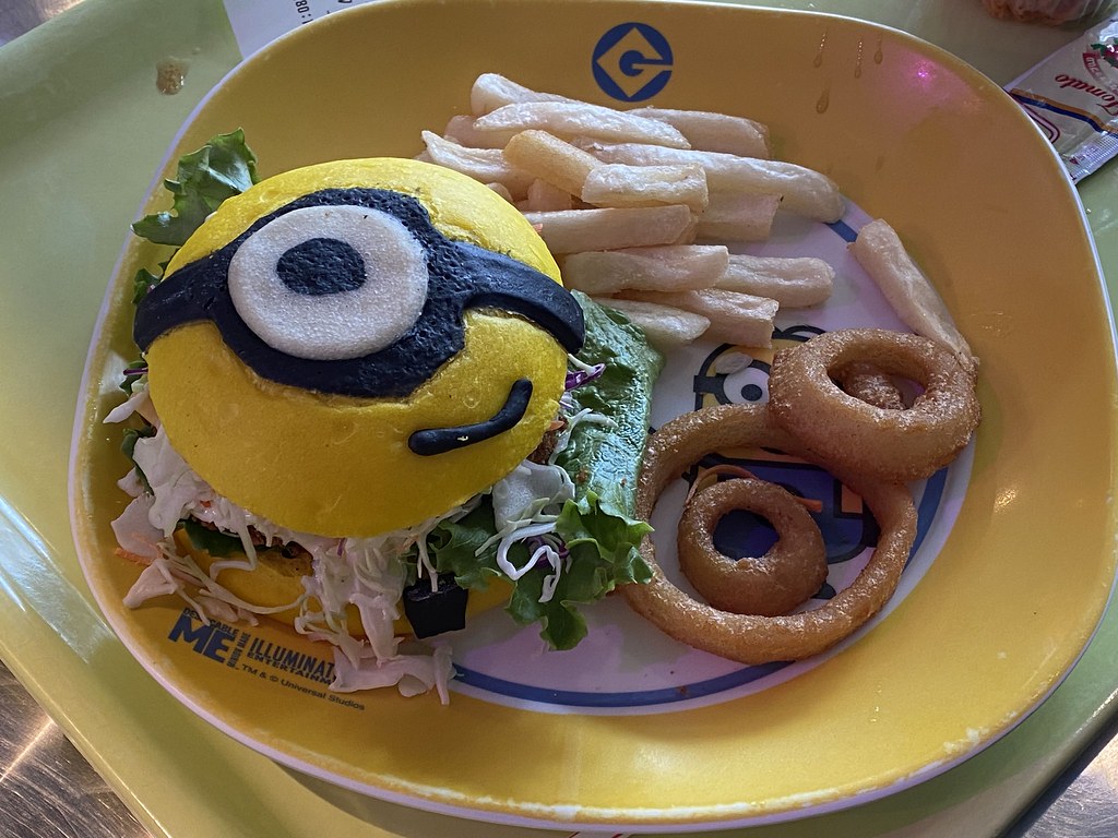 Usj minion happiness cafe