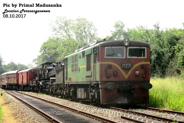 M5b 777 on Special Train (crane for replace bridge on Mannar line) at Parasangaswewa in 08.10.2017