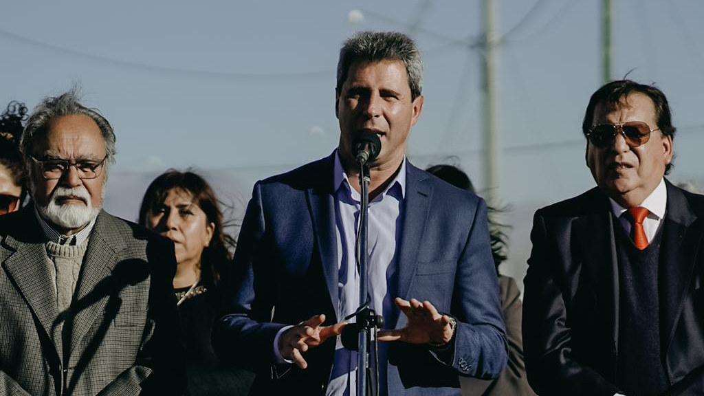 2023-06-09 PRENSA: En Albardón, el gobernador Uñac entregó más de doscientas viviendas