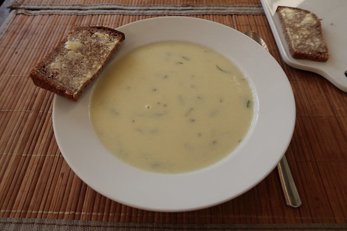 Kohlrabi-Estragon-Suppe (mein zweiter Teller)