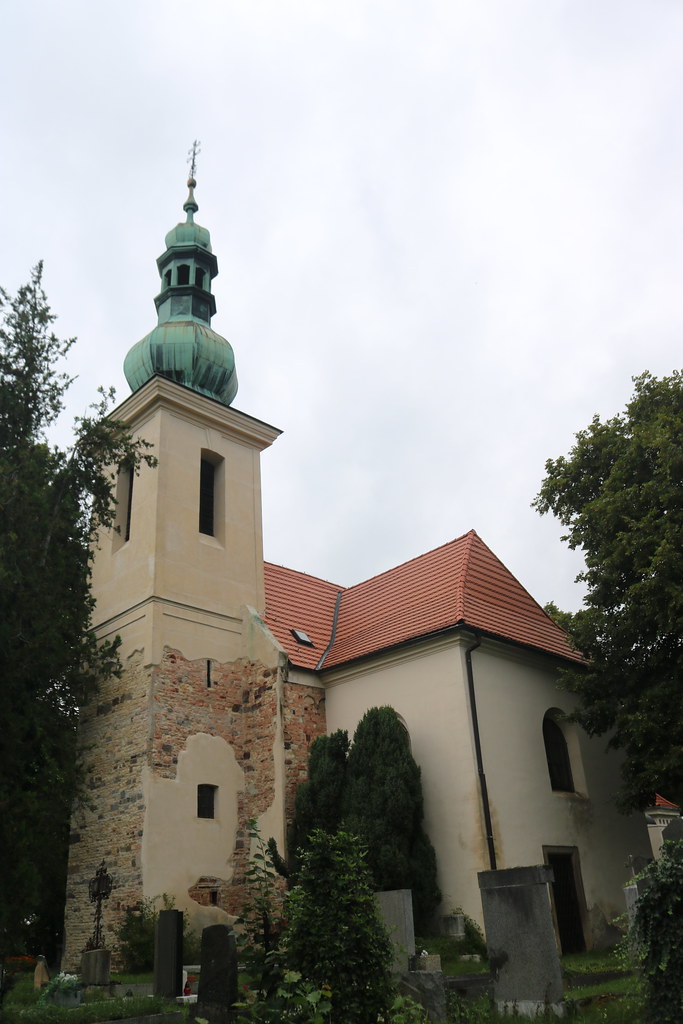 Kostel sv. Havla nacházející se na hřbitově ve Zbraslavi