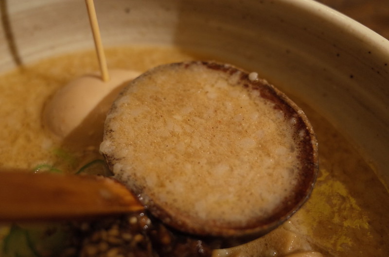 14Ricoh GRⅡ銀座三丁目ABCラーメンこってり味噌ジャン麵のスープ
