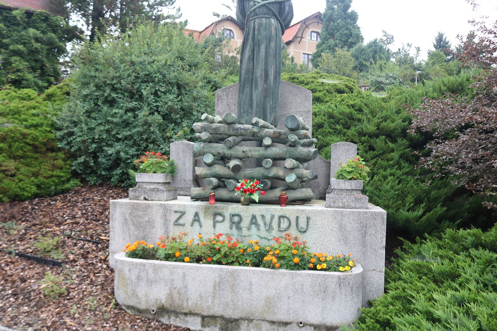 pomník mistra Jana Husa, nacházející se ve Zbraslavi