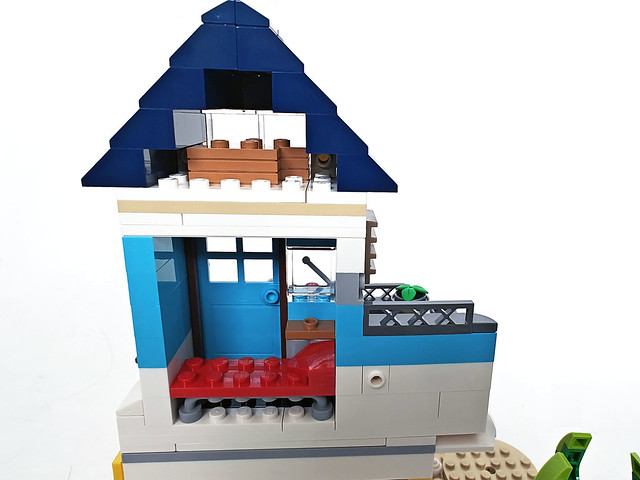 LEGO Creator 3-in-1 Beach Camper Van (31138)