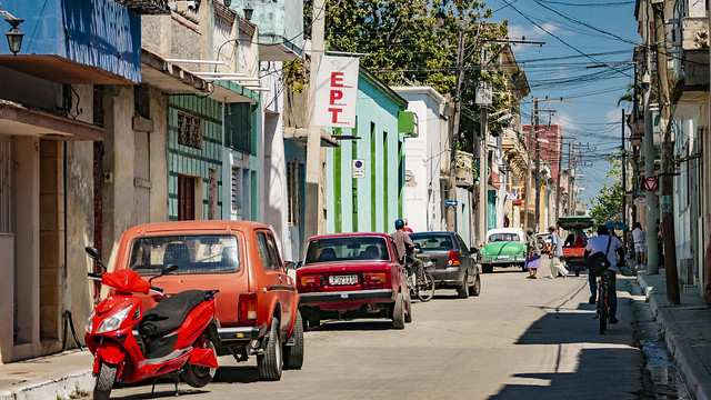 Now walking towards the city centre. Still looking for a money trader, gotta exchange my hard earned dollars into Cuban pesos, so no banks allowed in this transaction. Living in the border. Santa Clara, Cuba 2023