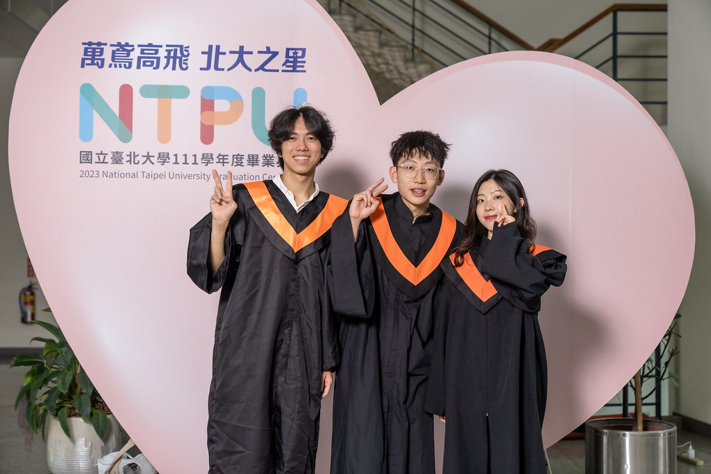 [即拍即印]台北大學111年畢業典禮-最專業的團隊完成每場完美活動攝影，拍的不只好更要快! #即時攝影