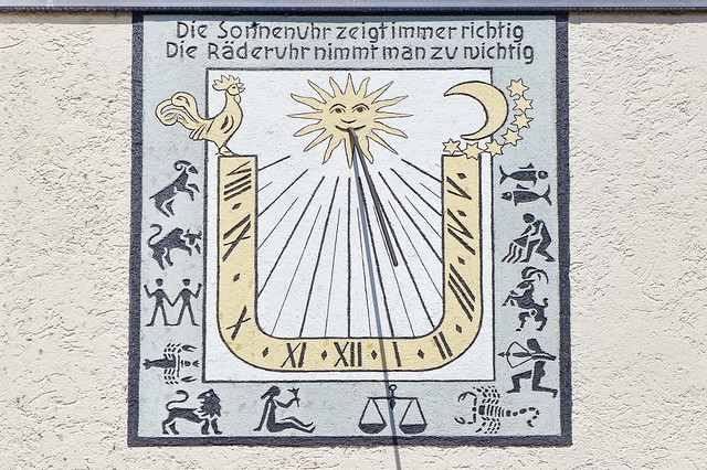 Sonnenuhr in Pfäffikon-SZ 4.5.2023 1542