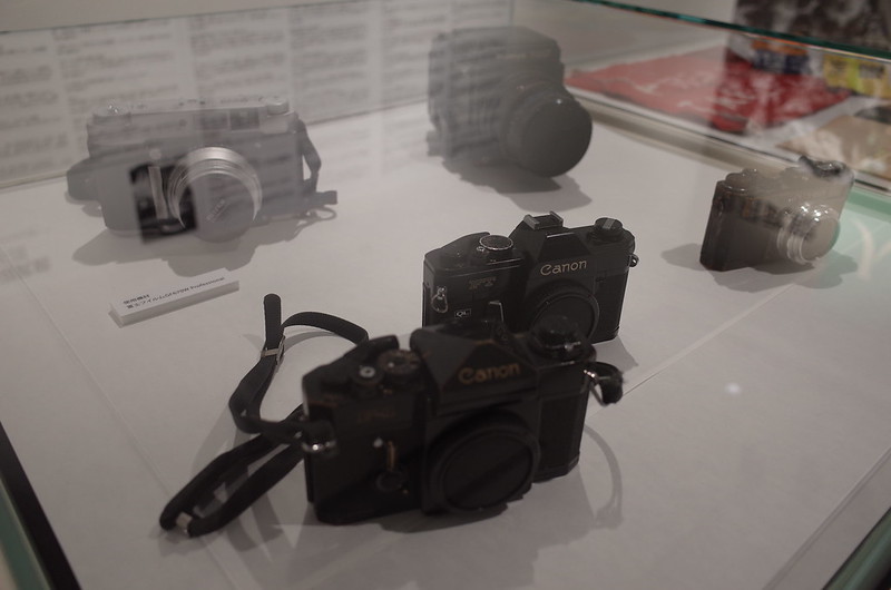 03Ricoh GRⅡ三田一丁目東京都写真美術館B1 田沼武能 人間賛歌 使用カメラ展示Canon F1 FT Nikon S FUJIFILM GF670W MAMIYA RZ67