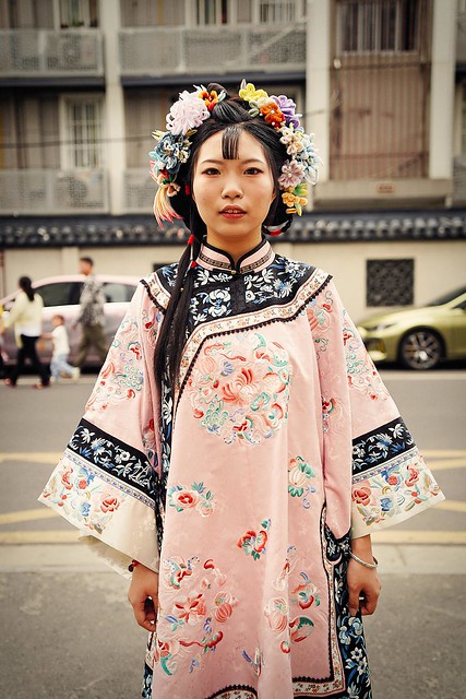 A girl wearing Qing Dynasty costume