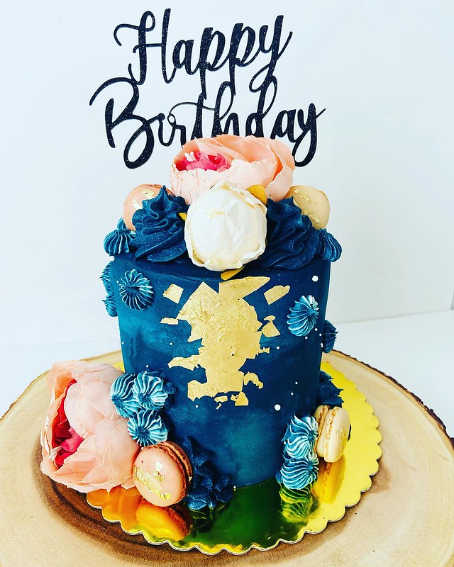 Cake by Arturi's Sweets and Treats