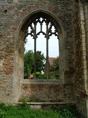 nave north window (photographed in August 2005)