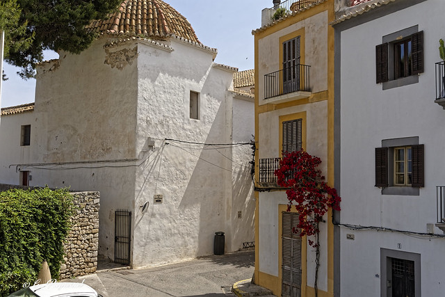The alleys of Eivissa_745