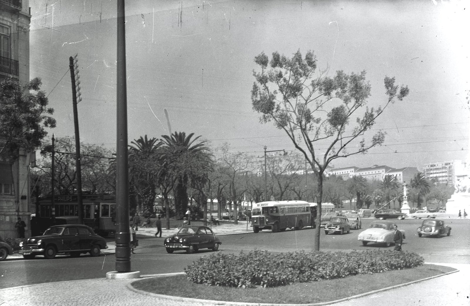 Embocadura da R. Braamcamp na Rotunda, Lisboa (E. Portugal, 1956)