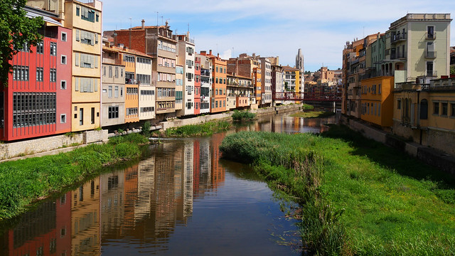 Girona reflected