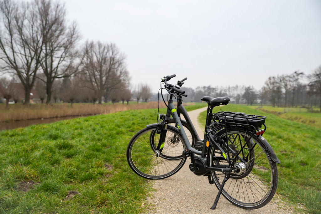 E-bike tour in the Netherlands。電動自行車。荷蘭。圖片來源：Falco Ermert／Flickr（CC BY 2.0）