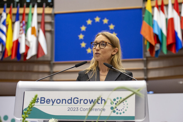 Beyond Growth: Plenary 2 – Changing the goal: from GDP growth to social prosperity