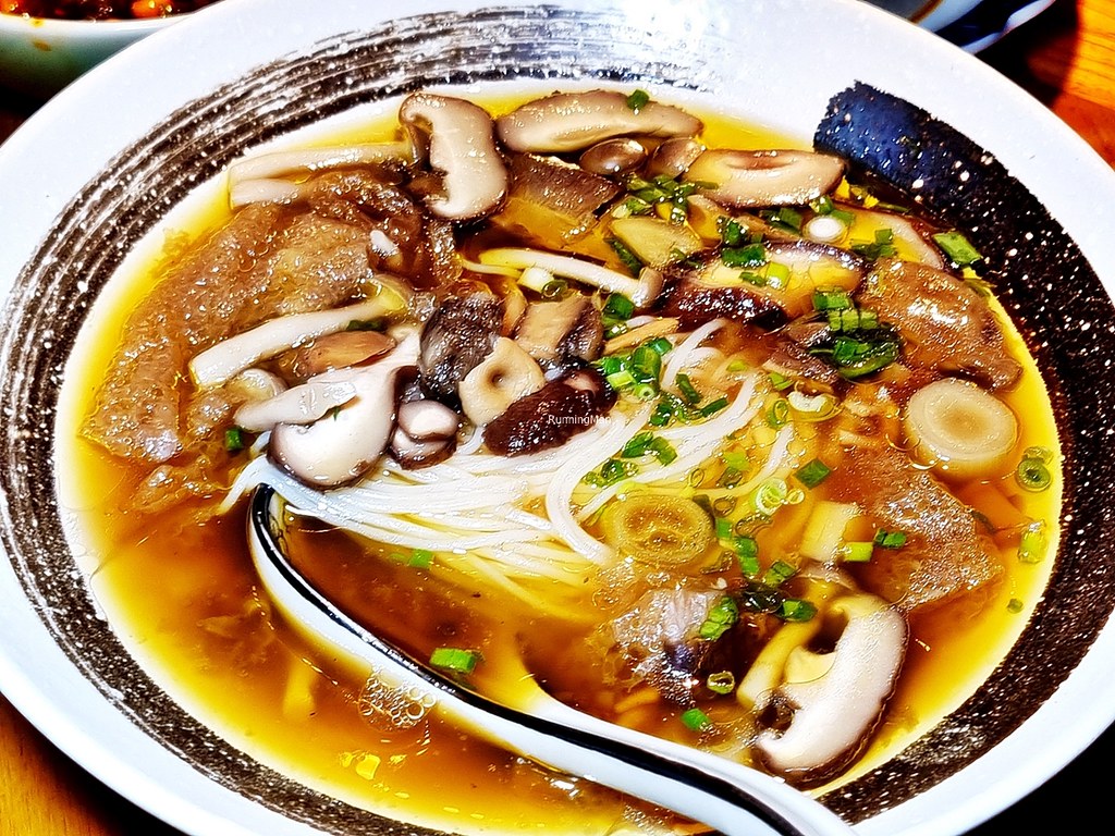 Mushroom With Chicken Broth Rice Noodles