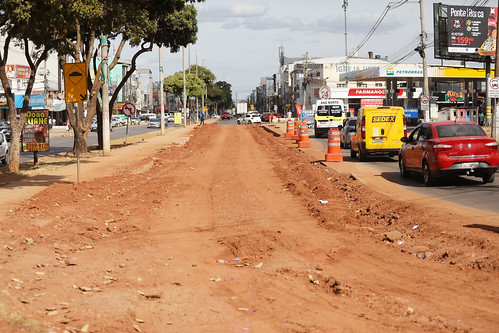 Avenida Principal do Paranoá recebe novo pavimento