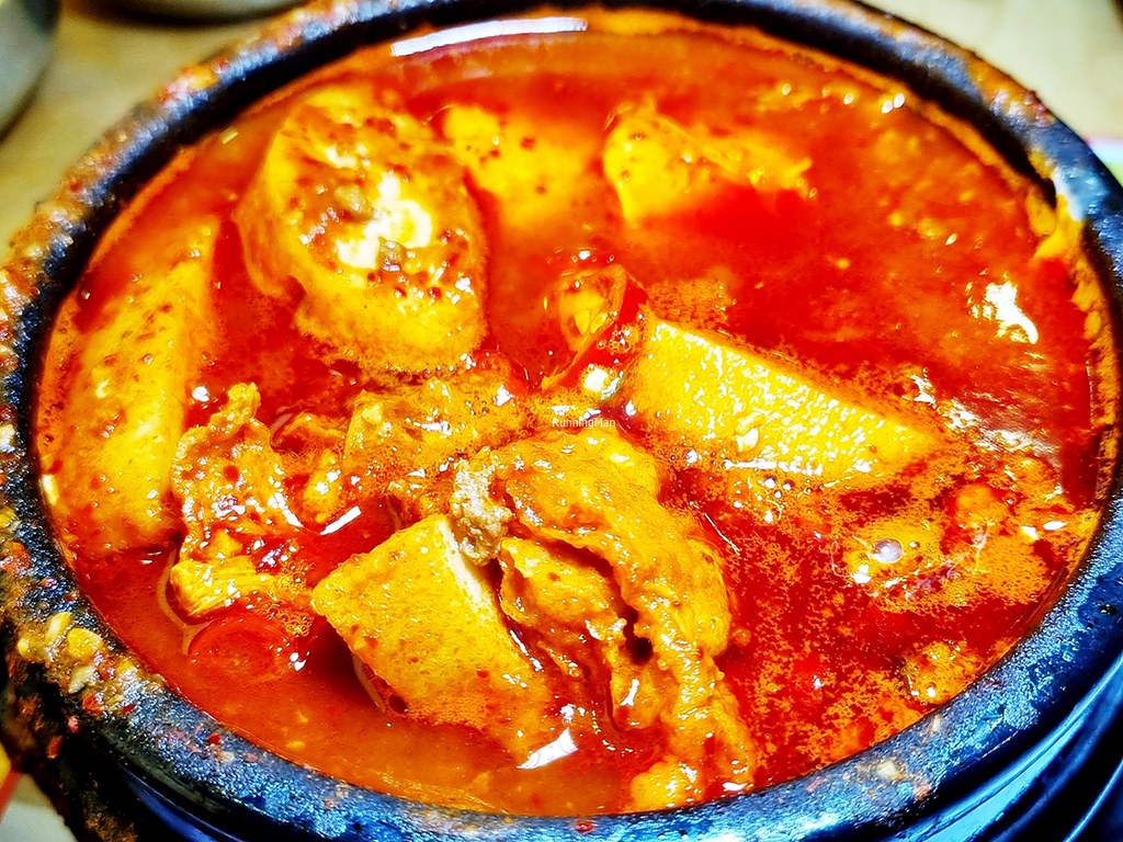 Soondubu Jjigae Eomuk / Silken Tofu Stew With Fish Cake