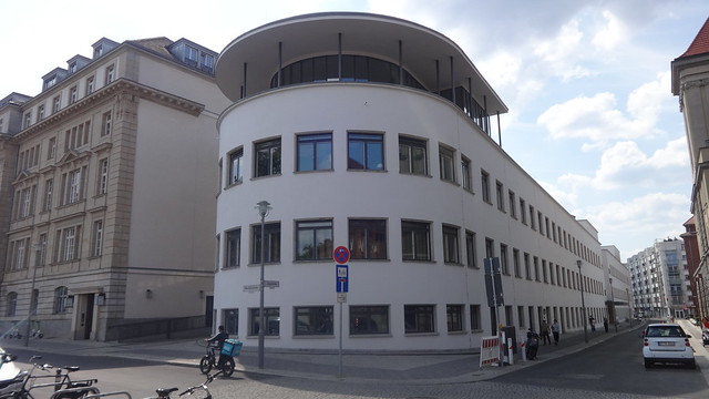 1931/32 Berlin Universitäts-Frauenklinik der Charité von Regierungs- und Baurat Walter Wolff Ziegelstraße 15-18 in 10117 Spandauer Vorstadt