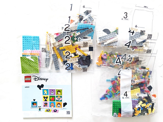 LEGO 100 Years of Disney Animation Icons (43221)