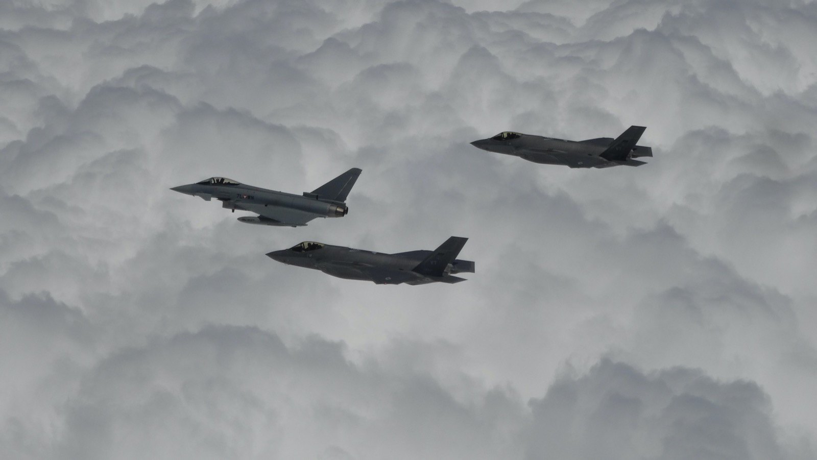 "Air to Air": Eurofighter mit F-35 der Vermont Air National Guard | Flickr