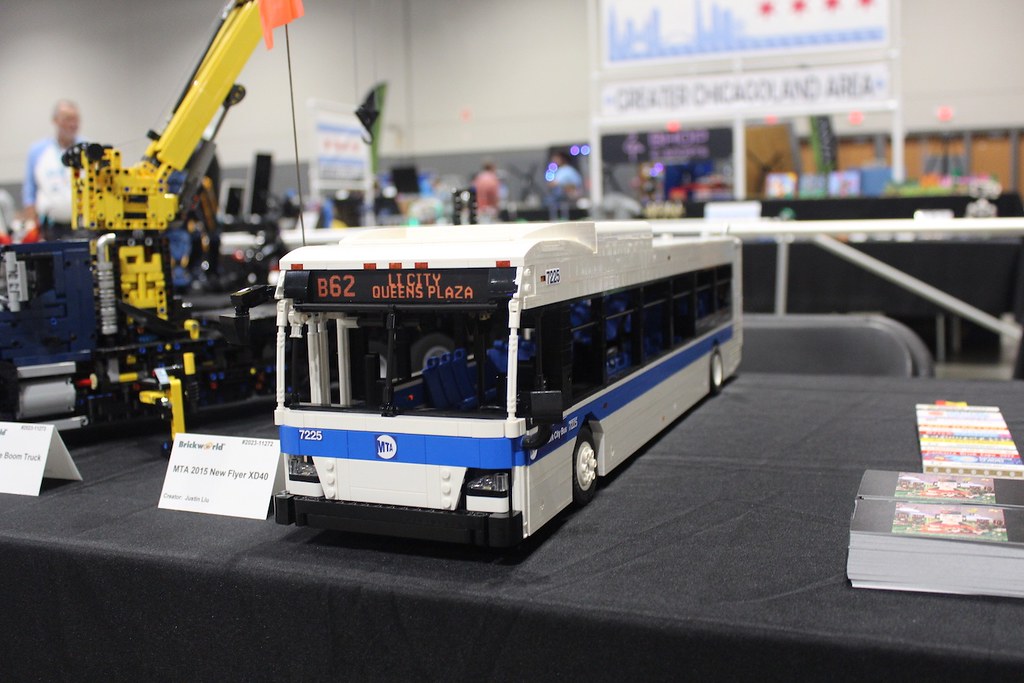 LEGO Motorized 2015 New Flyer XD40 MTA Bus - Brickworld Chicago 2023 - 3