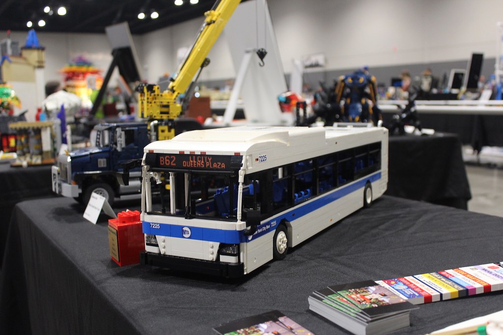 LEGO Motorized 2015 New Flyer XD40 MTA Bus - Brickworld Chicago 2023 - 8