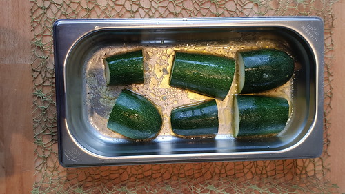 Zucchini (vorbereitet zum Grillen)