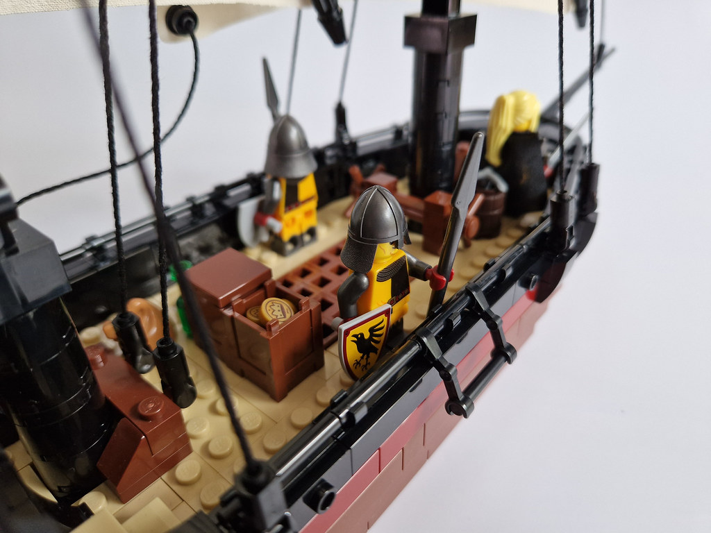 The Raven Claw ship MOC by Edge of Bricks_4