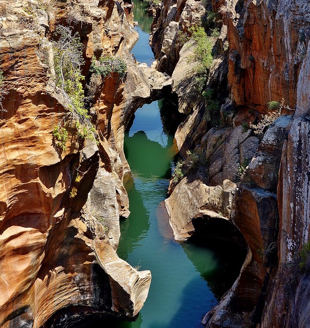 SÜDAFRIKA (South-Africa), Blyde-Canyon - am Trauer-Freudenfluss, Bourke ,s Luck Potholes,  wilde Fels Formen und Farben,  wild rock shapes and colors  , 22183